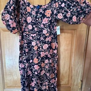 NWT: Old Navy. Floral. Midi Dress. Large